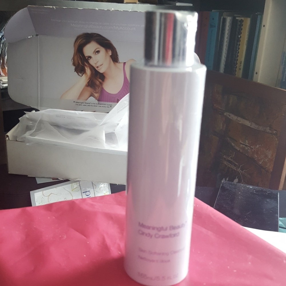 Meaningful beauty skin softening cleanser